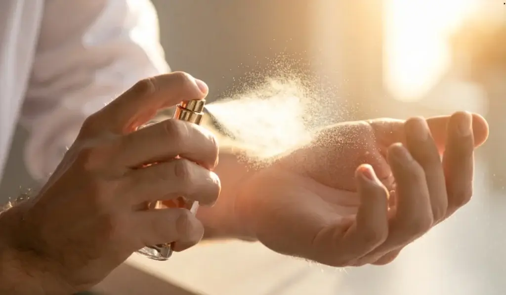 perfumes containing sandalwood